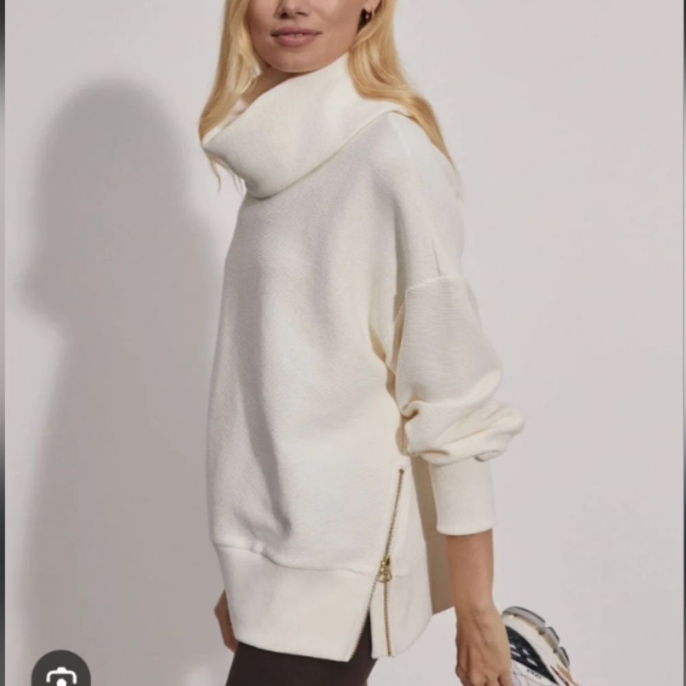 Cable & Gauge Cream Cowl Neck Sweater
